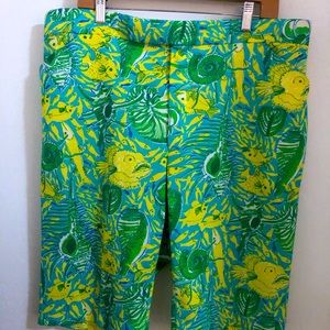 Men’s Lily Pulitzer walk shorts. Size 38.
